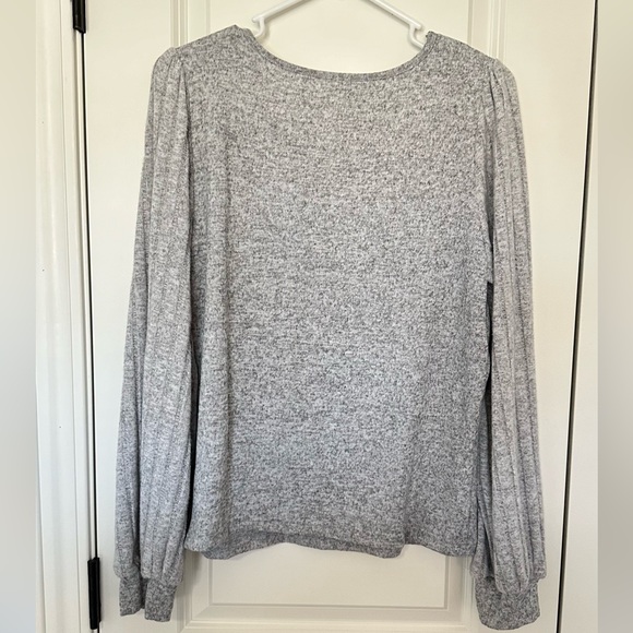 Lantern Sleeve V-Neck Top - Picture 6 of 6